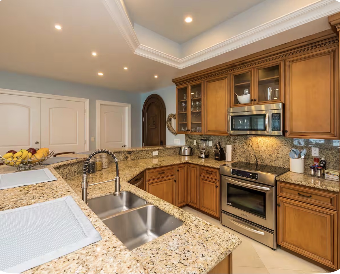 Condo 509 full kitchen with granite counters