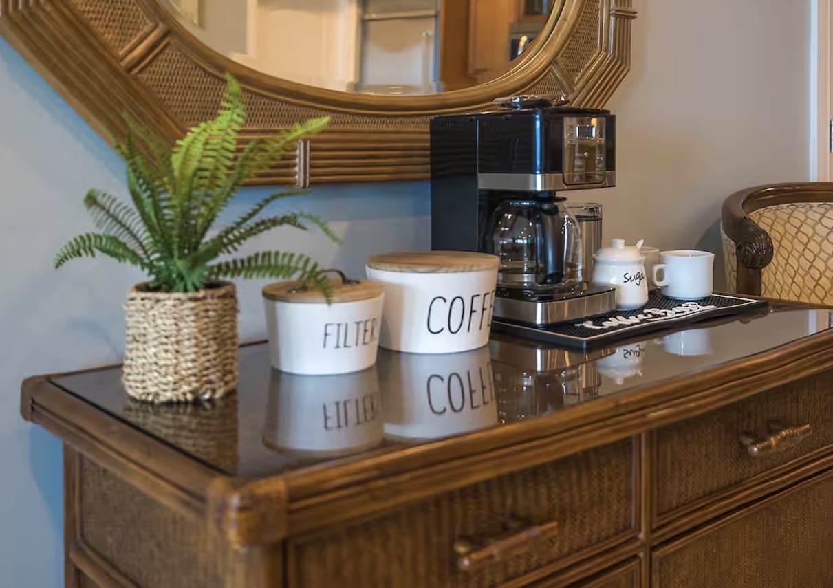 In-unit coffee bar in Condo 509